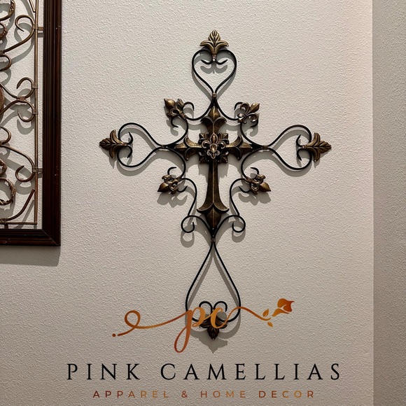 Fleur de Lis Iron Cross Wall Decor
